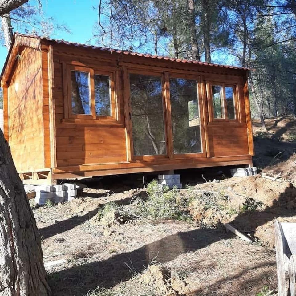 Orman içinde inşaat halinde bungalov