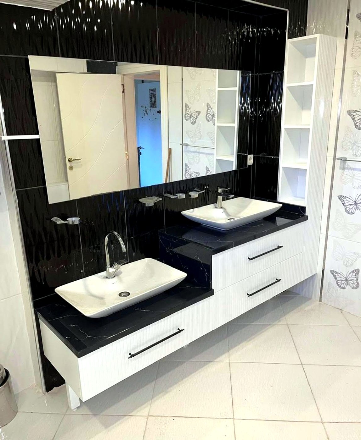 Banyo dolabı